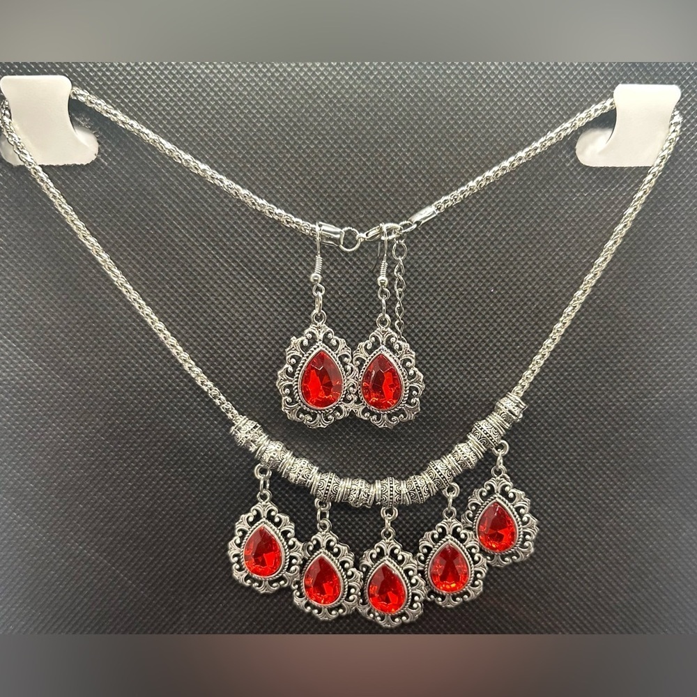 💎❤️STUNNING Vintage Silver Tone & Vermillion Dangle Necklace Earrings 💎❤️